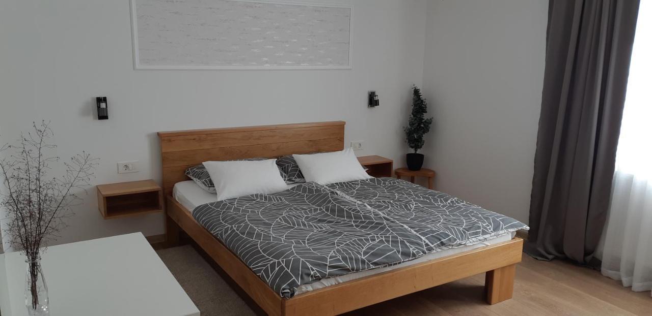 Apartments Woodnotes Licko Petrovo Selo Екстер'єр фото