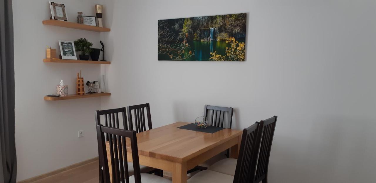 Apartments Woodnotes Licko Petrovo Selo Екстер'єр фото