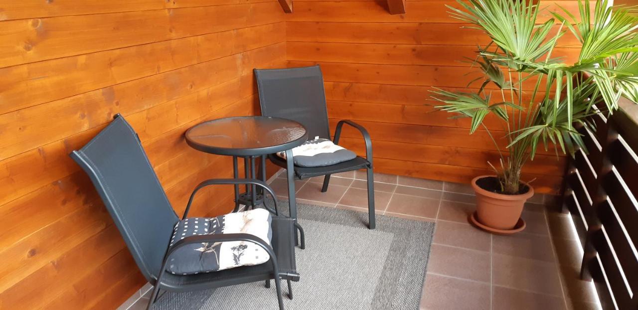Apartments Woodnotes Licko Petrovo Selo Екстер'єр фото