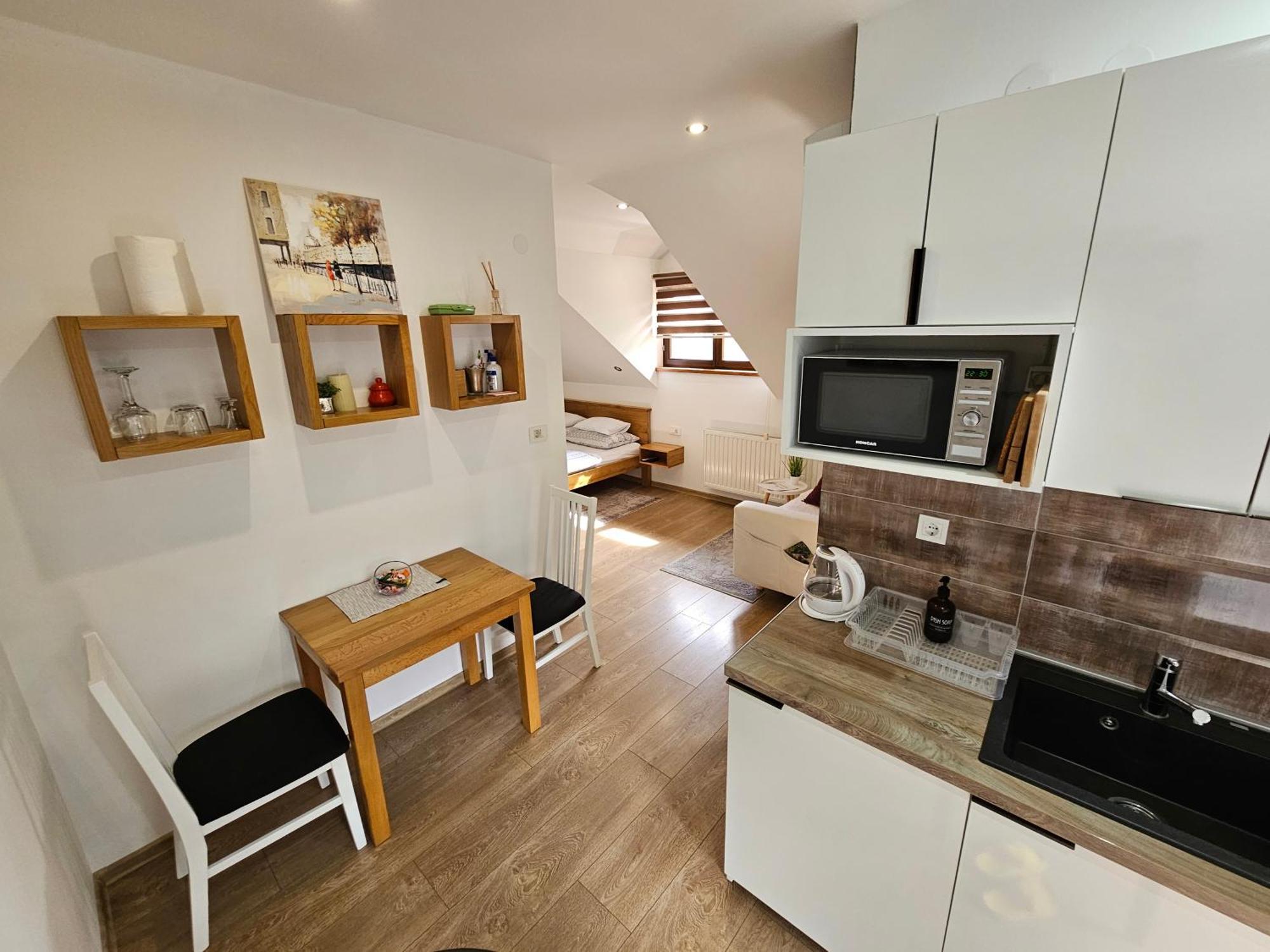 Apartments Woodnotes Licko Petrovo Selo Екстер'єр фото