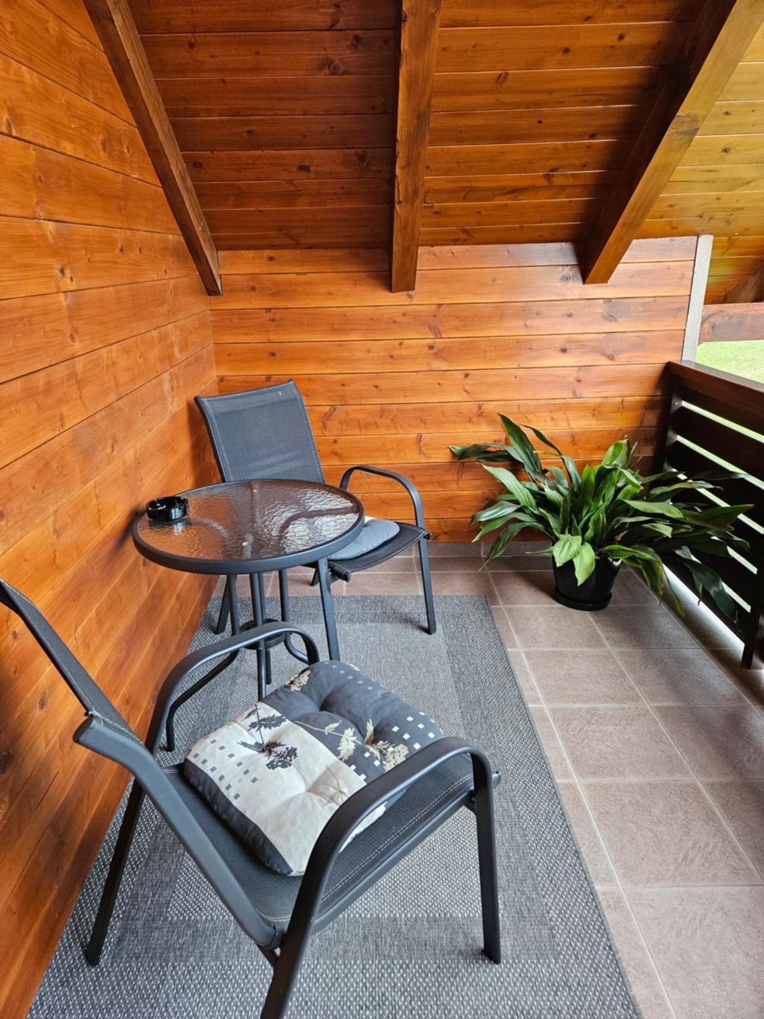 Apartments Woodnotes Licko Petrovo Selo Екстер'єр фото
