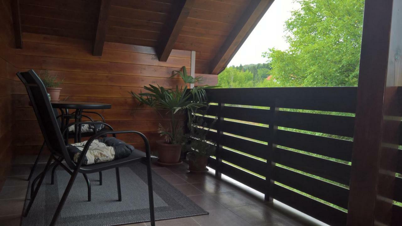 Apartments Woodnotes Licko Petrovo Selo Екстер'єр фото