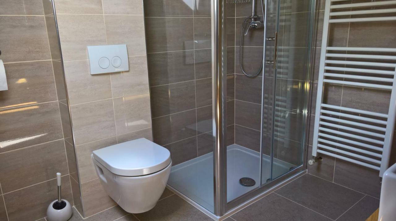 Apartments Woodnotes Licko Petrovo Selo Екстер'єр фото