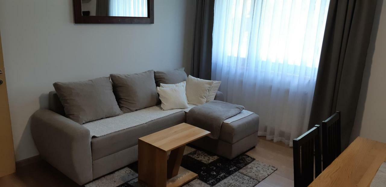 Apartments Woodnotes Licko Petrovo Selo Екстер'єр фото