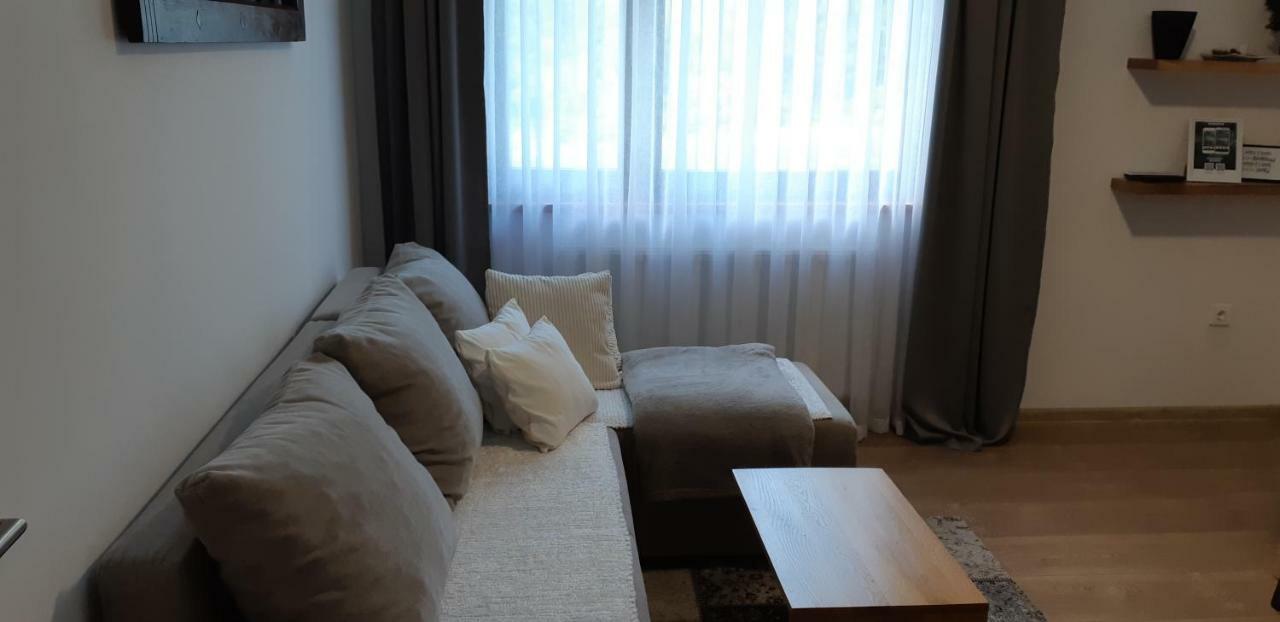 Apartments Woodnotes Licko Petrovo Selo Екстер'єр фото